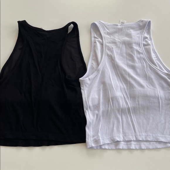 Bundle / lot of 2 Yogalicious Black and White Tank Tops - Picture 4 of 4